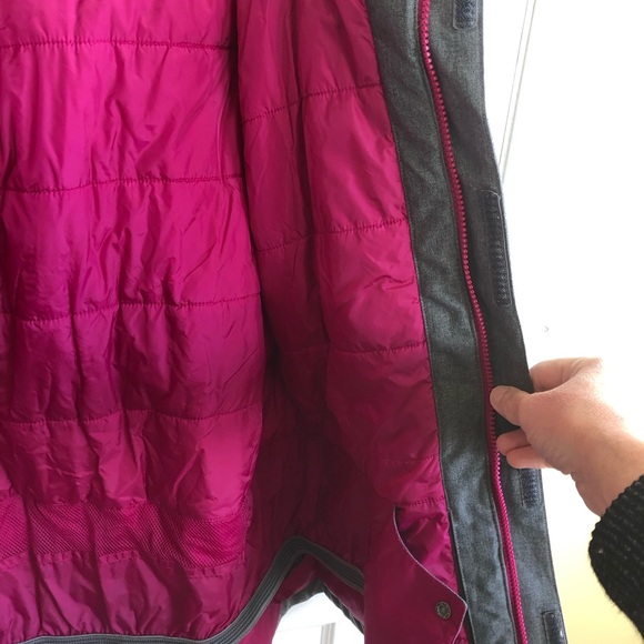 The North Face Women’s Jacket - Picture 8 of 15